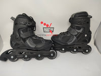 Paire de patins à roulettes Oxelo Fit 3 noirs et bleus, vue d'ensemble.