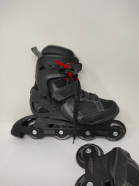 Paire de patins à roulettes Oxelo Fit 3 noirs et bleus, vue d'ensemble.