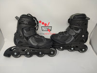 Paire de patins à roulettes Oxelo Fit 3 noirs et bleus, vue d'ensemble.