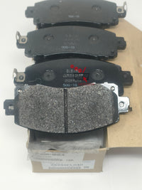 Photo d'un jeu de plaquettes de frein avant d'origine Subaru, référence oem 26296FL040