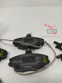 Photo d'un jeu de plaquettes de frein d'origine Renault Matra, référence 6025071042