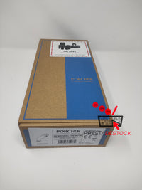 Gros plan sur l'emballage du robinet Sensorflow, affichant la marque et les caractéristiques